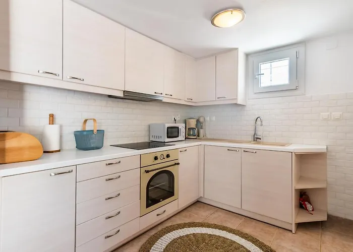 Niki's Apartmán Adamantas (Milos)