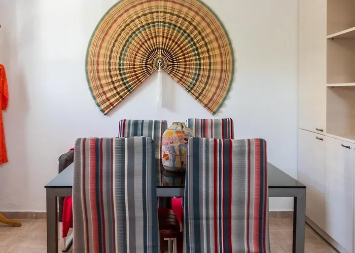 Niki's * Adamantas (Milos)