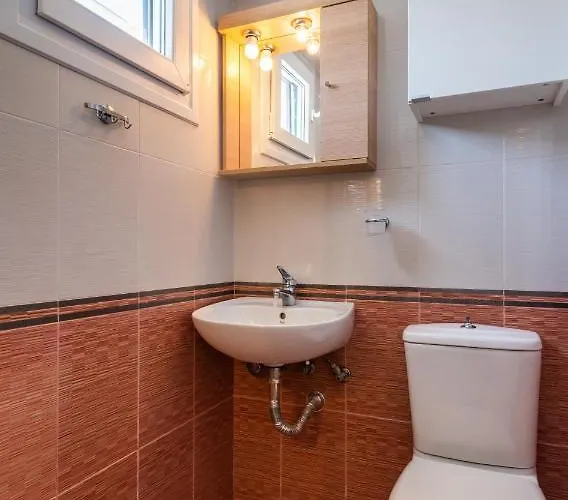 Niki's * Adamantas (Milos)